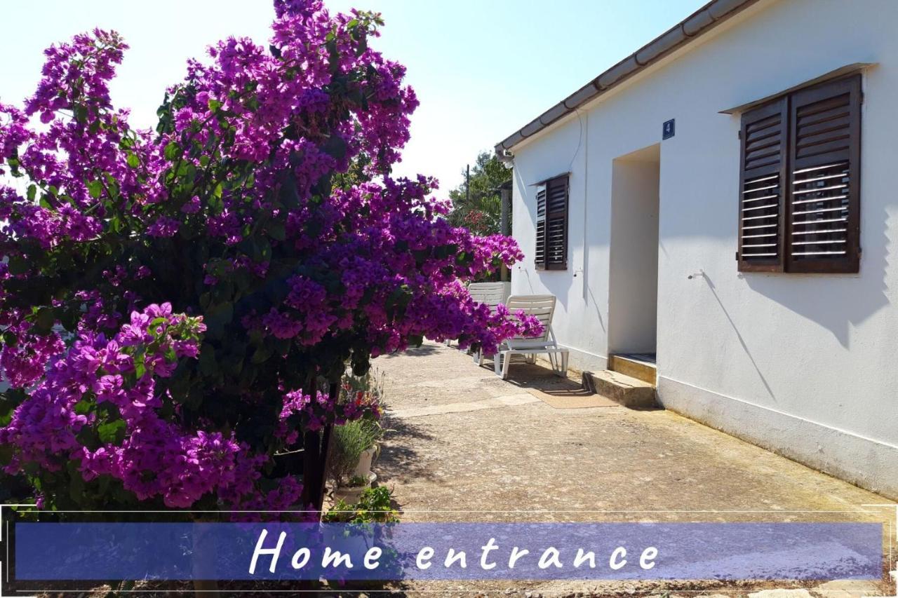 Near The Sea Vacation Home Parja Вис Экстерьер фото