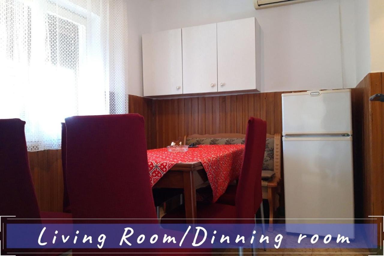 Near The Sea Vacation Home Parja Вис Экстерьер фото